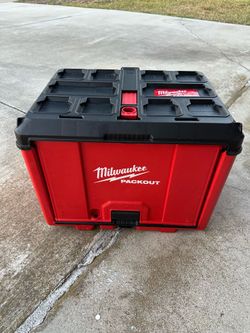 Milwaukee Packout cabinet
