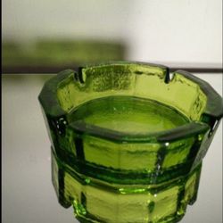 VINTAGE EMERALD GREEN BLENKO GLASS ASHTRAY 6"