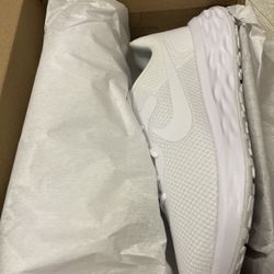 Nike Revolution Size 11