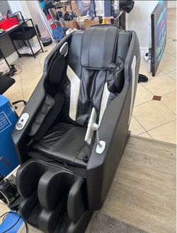 Massage chair barely used