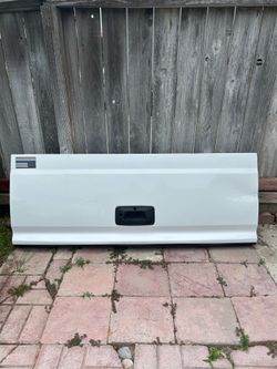Chevrolet Silverado tailgate
