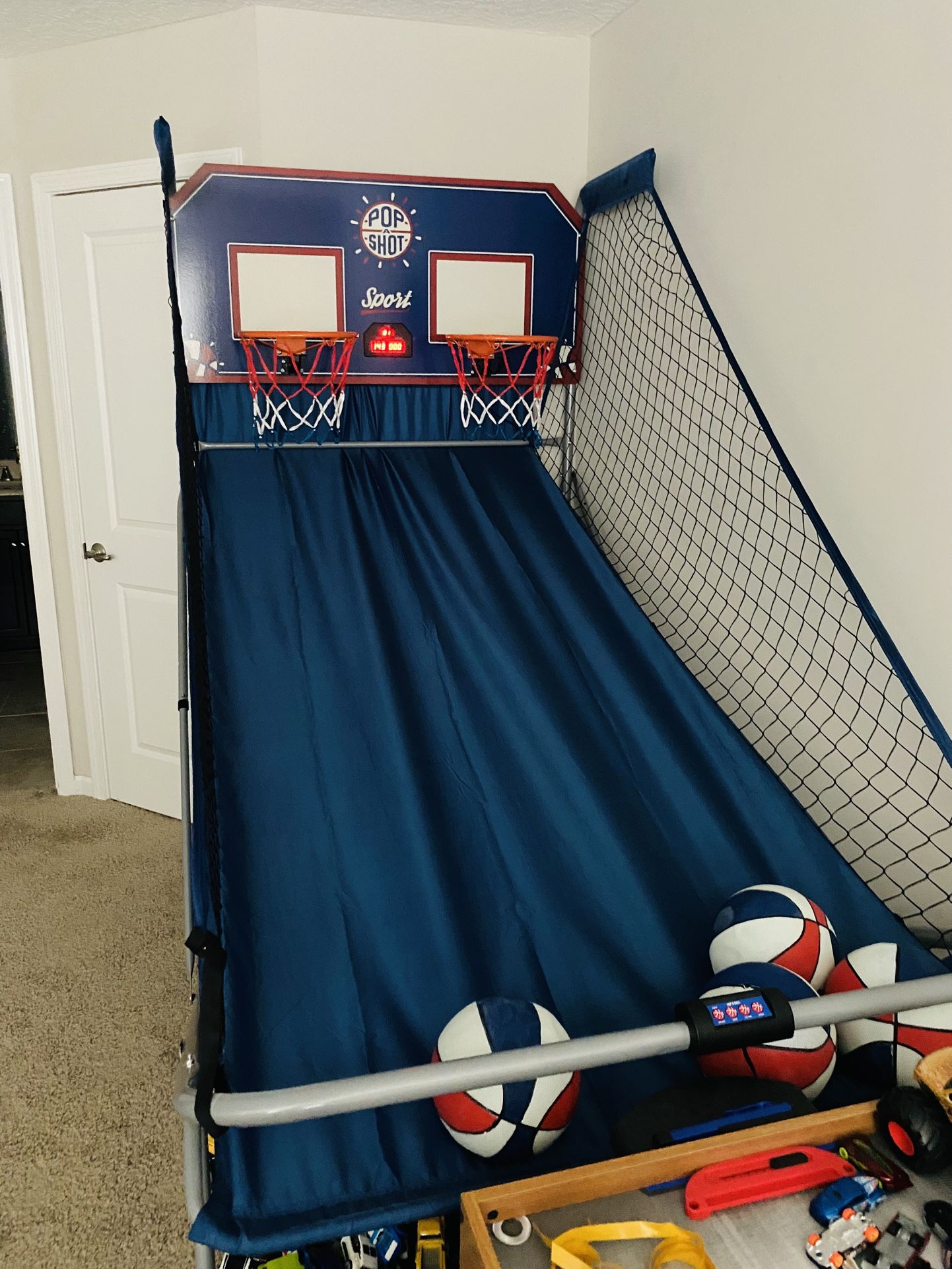 Basketball Game Center