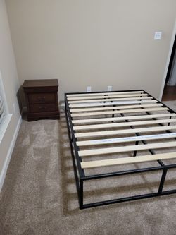 Free Metal bed frame, Full size
