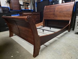 Farmhouse Style Wooden Queen Size Sleigh Bed Frame