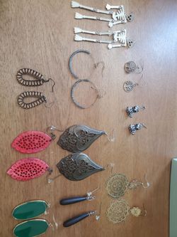 Womens Earrings Lot