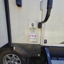 OBO 5th wheel Rv Heritage Glen 2013