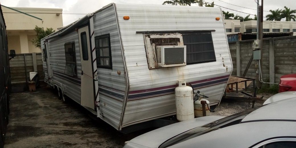 33 Ft Camper for Sale in Pompano Beach, FL - OfferUp