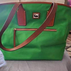 Dooney Bourke 