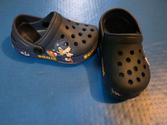 Sonic Sandals size eu 25 / 8.5 or 9 Toddler