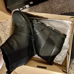 Brand New Sorell Ladies / Women’s Size 12 Booties 