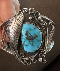37.3 g Vintage Sterling &Turquoise Cuff Bracelet 
