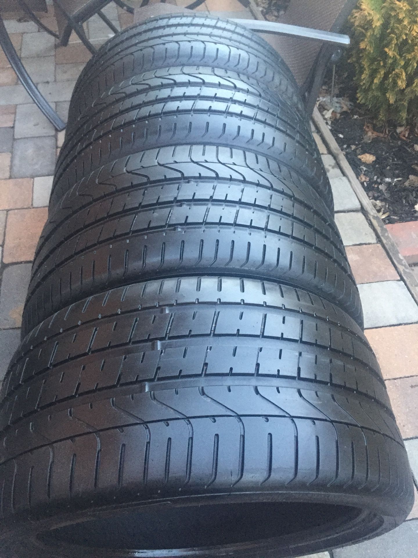 pirelli p zero 285 30 19 and 255 35 19 staggered tires set