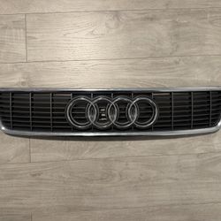 Audi S4 B5 Grille