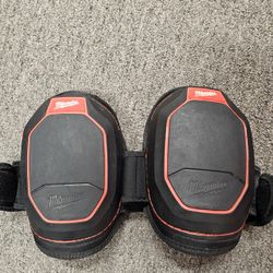 Milwaukee High Mobility Soft Knee Pads with Hook and Loop