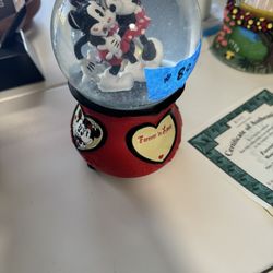 Mickey And Minnie Snowglobe