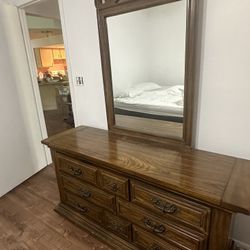 Dresser With Mirror