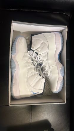 Air Jordan 11 Retro Size 9 $200