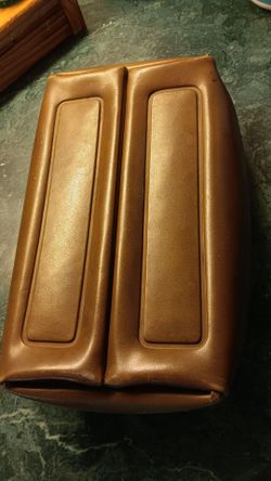 Nice Leather case can be use with anything..10x7x3