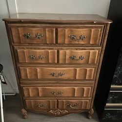 2 Dressers, 1 Mirror and 2 Nightstands