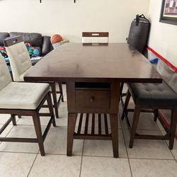 5 pc table and chairs