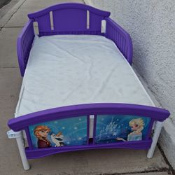 Toddler Bed With Mattress Pickup 2-11 Pm Rainbow/charleston Cash Only Read Description 