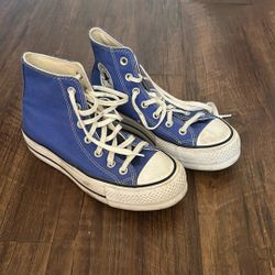 Size 7 women’s platform converse Blue