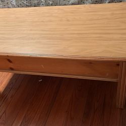 Light Wood Coffee Table – Perfect for Apartment or Dorm!