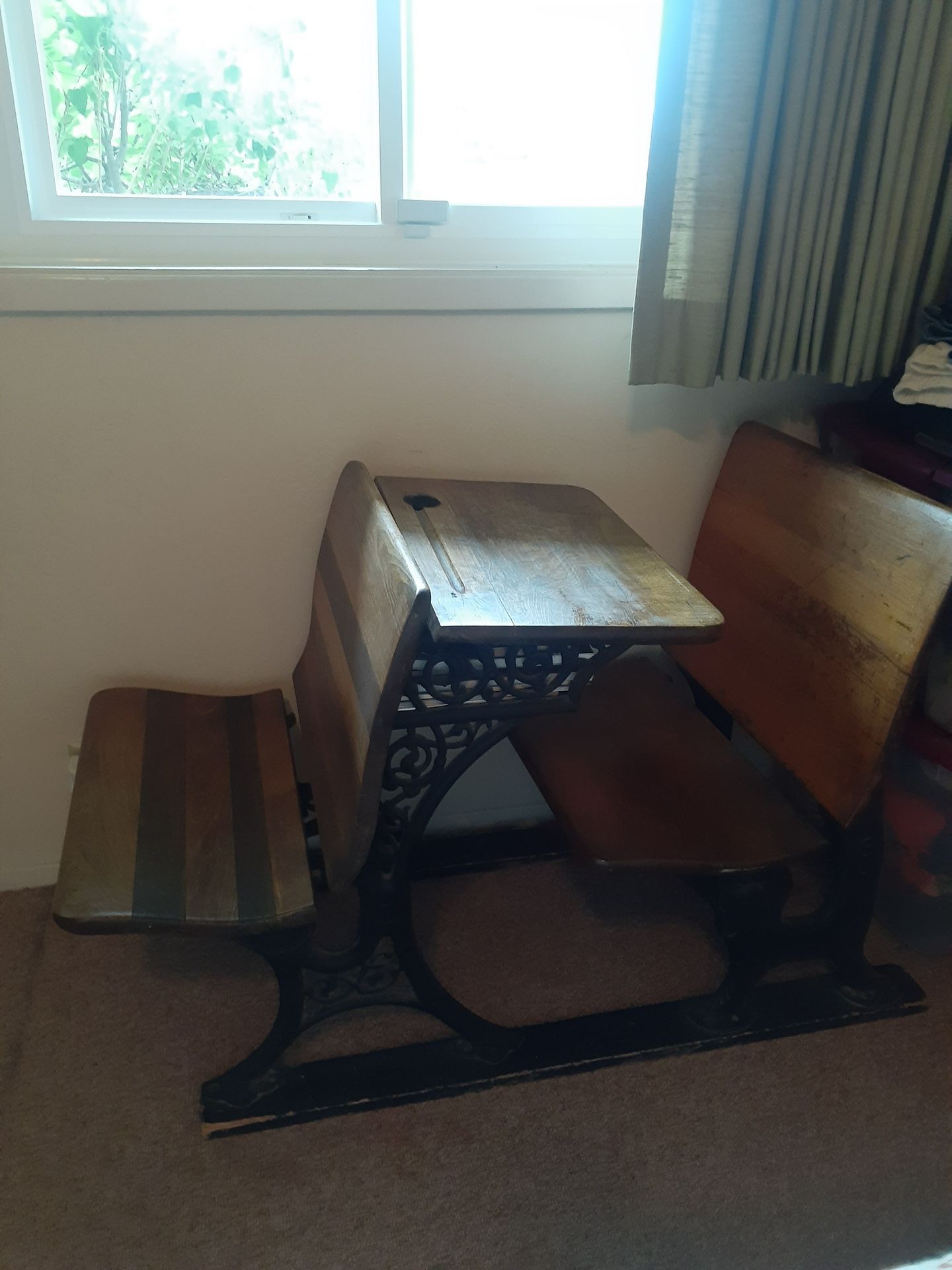 Antique 2 seat school desk. Wood and metal.