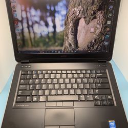 i5…i5…i5..DELL .LATITUDE  E-6440… 240 GBSSD …8.00 GB -RAM .  FASTER  and  READY FOR CLASSES  ON LINE OR WORK FROM H