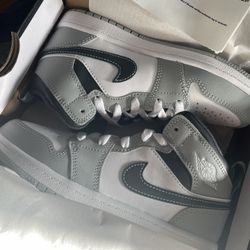 Jordan 1 Mid