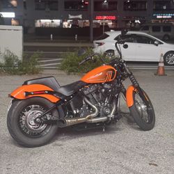 2021 Harley Street Bob