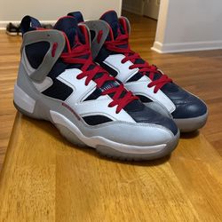 ALMOST NEW CONDITION JORDAN JUMPMAN SIZE 13 Men 