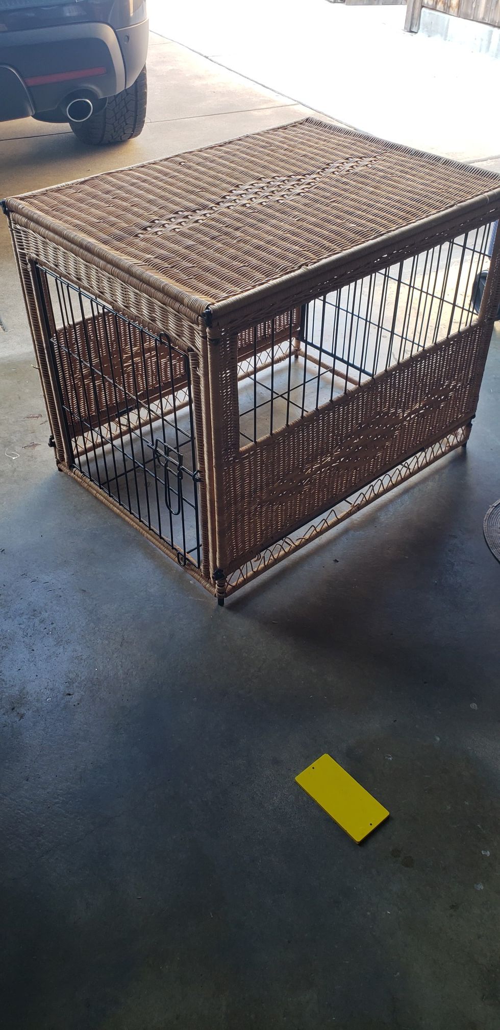 Dog crate