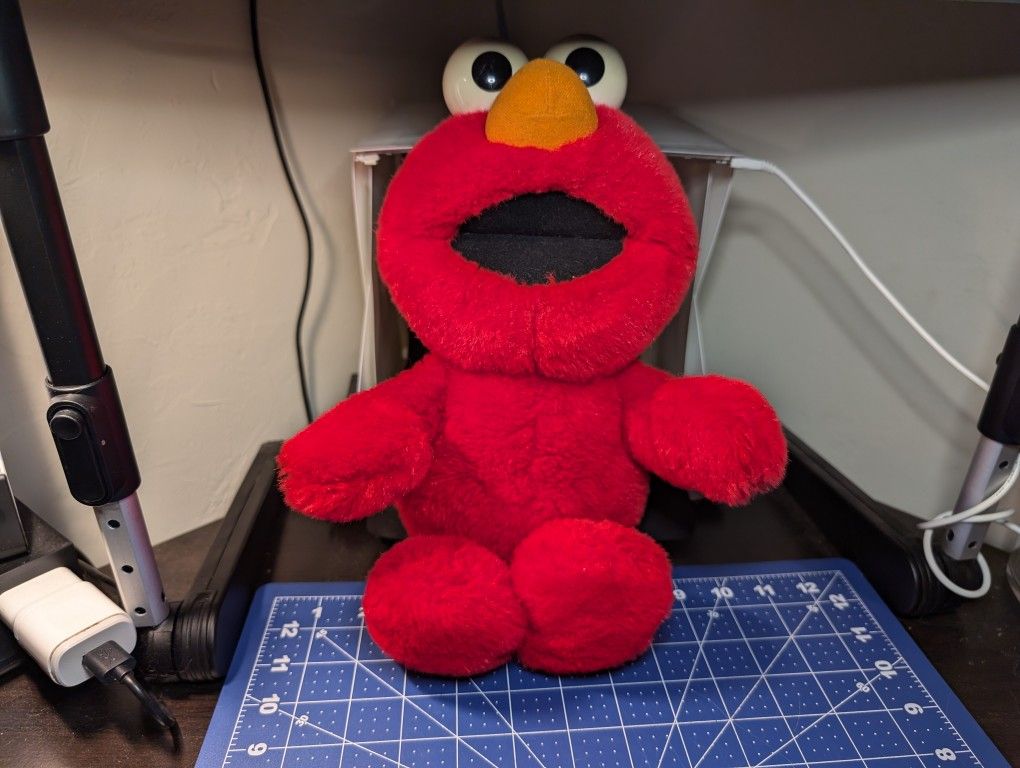 1995 Tyco Jim Henson Sesame Street Tickle Me Elmo Vibrating Giggle Plush TESTED