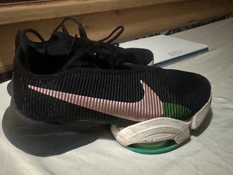 Nike shoes size 6 women
