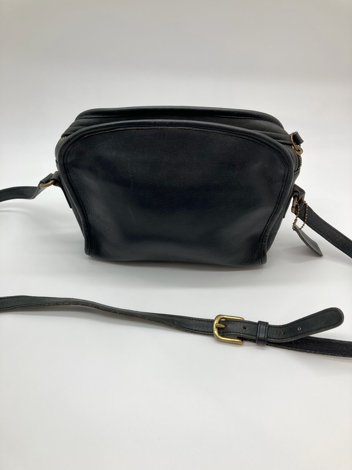 vintage coach Metropolis Leather crossbody N. M7M -9087