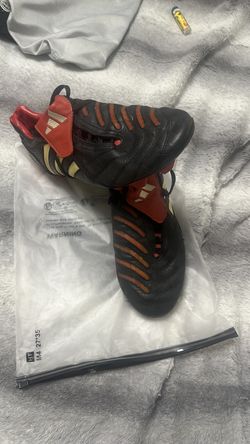 Men soccer cleats 9