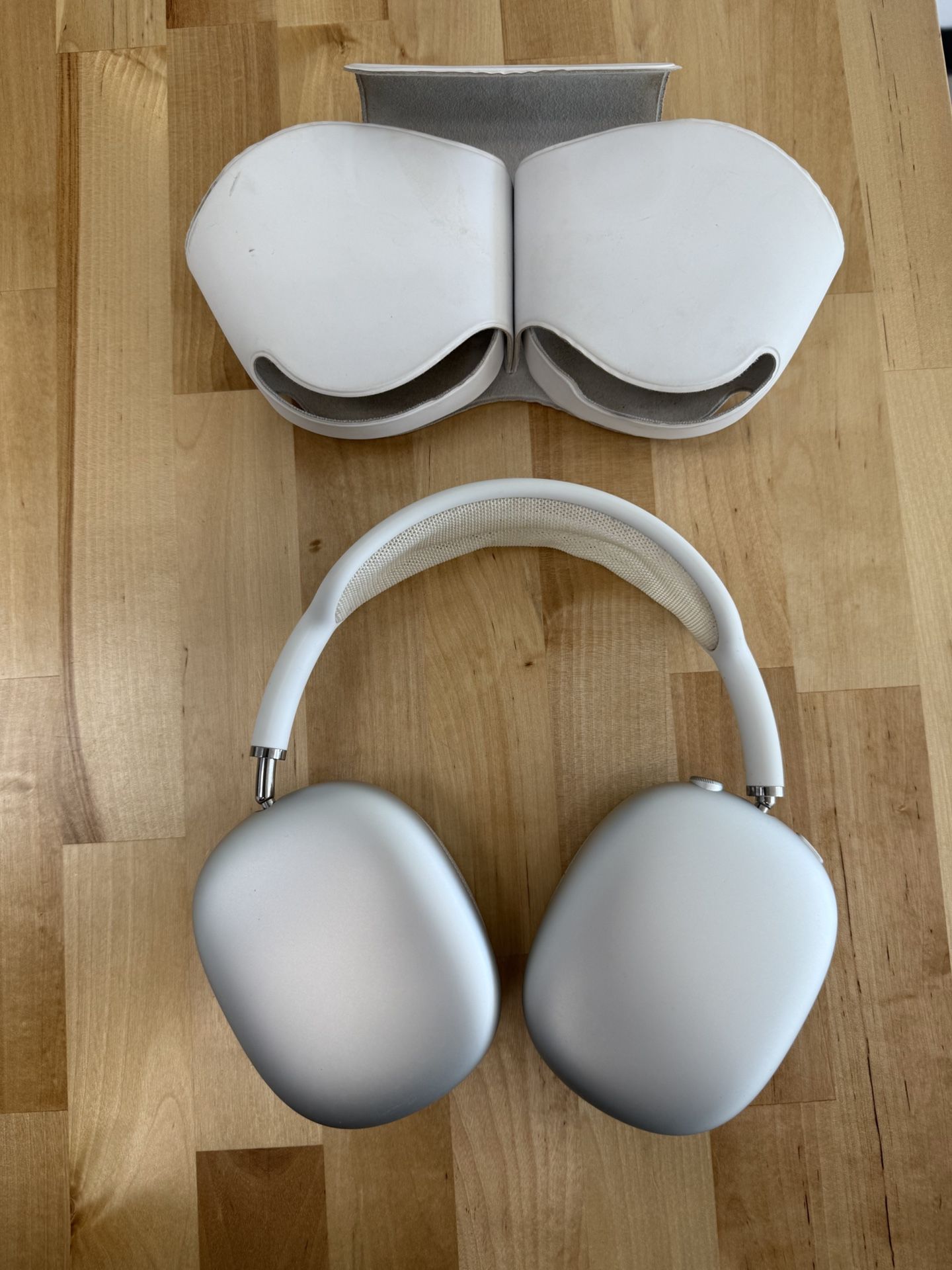 Apple AirPods Max White with Smartcase