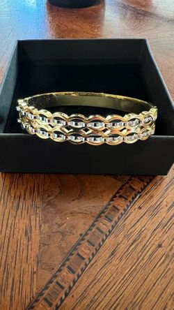 Trendy bangle bracelet