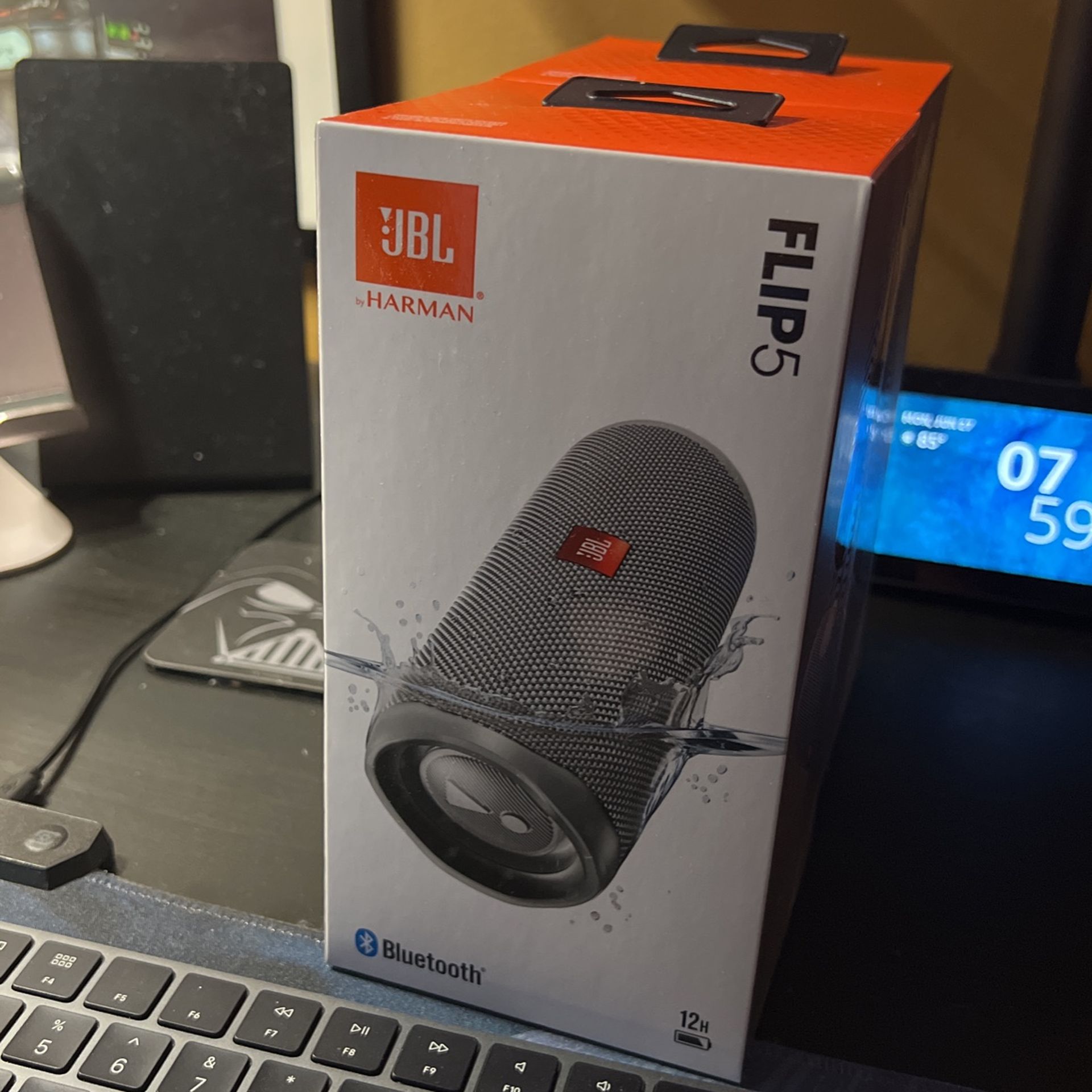 JBL FLIP5 Bluetooth Speaker