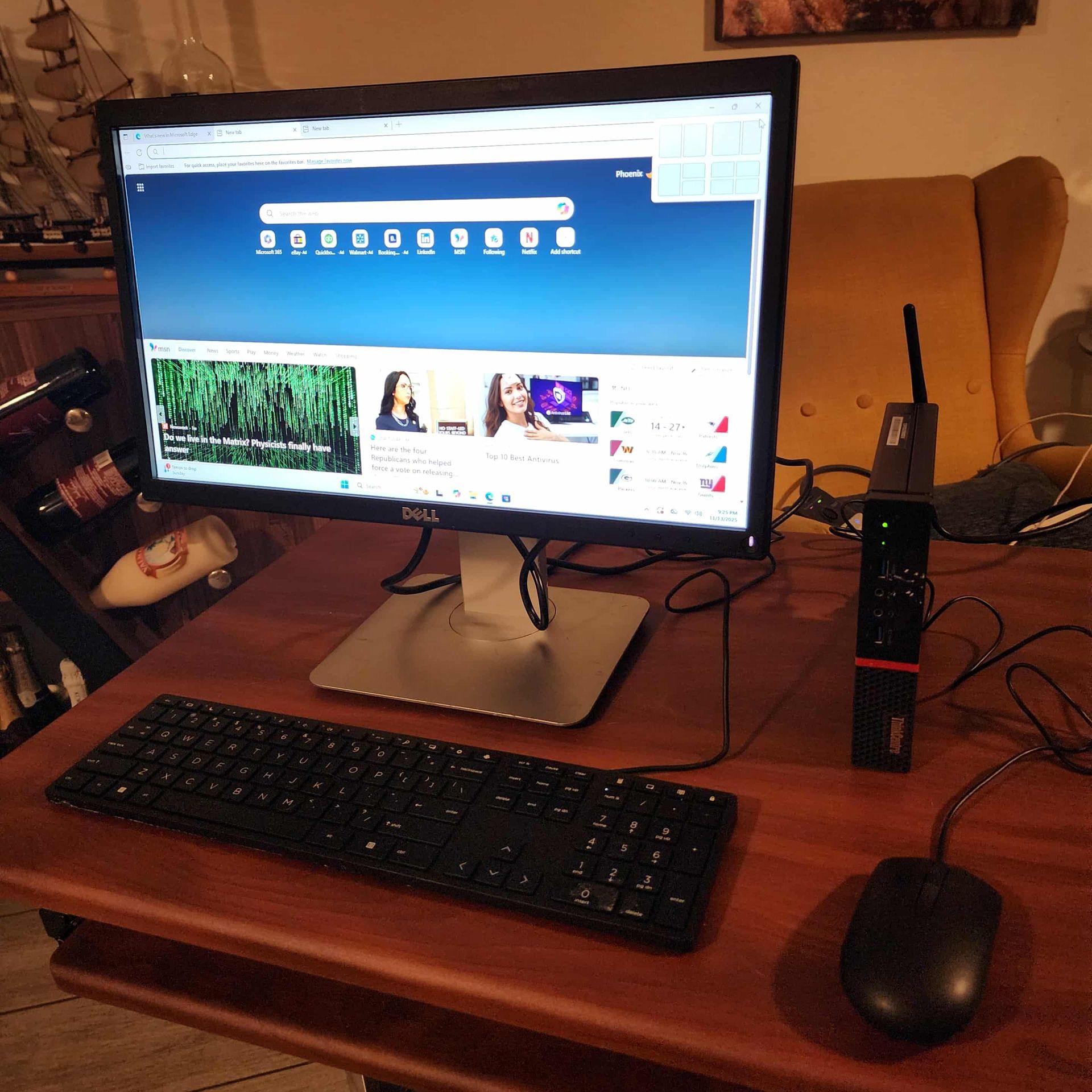 Lenovo ThinkCentre M700 Tiny Desktop i5-6500T - @ 2.7Ghz 8GB RAM- 120GB SSD Windows 11. Microsoft office installed. Nothing wrong. Monitor, keyboa