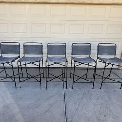 5 METAL BARSTOOLS 