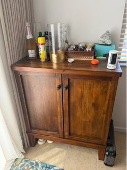Wine cabinet