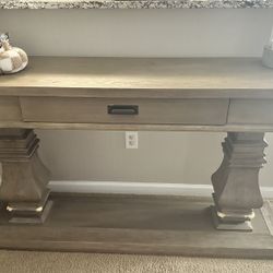 Console Table / Entry Table