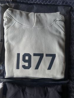 Essentials Hoodie “M”