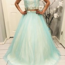 SWEET 16 DRESS NEW & PETTI COAT 