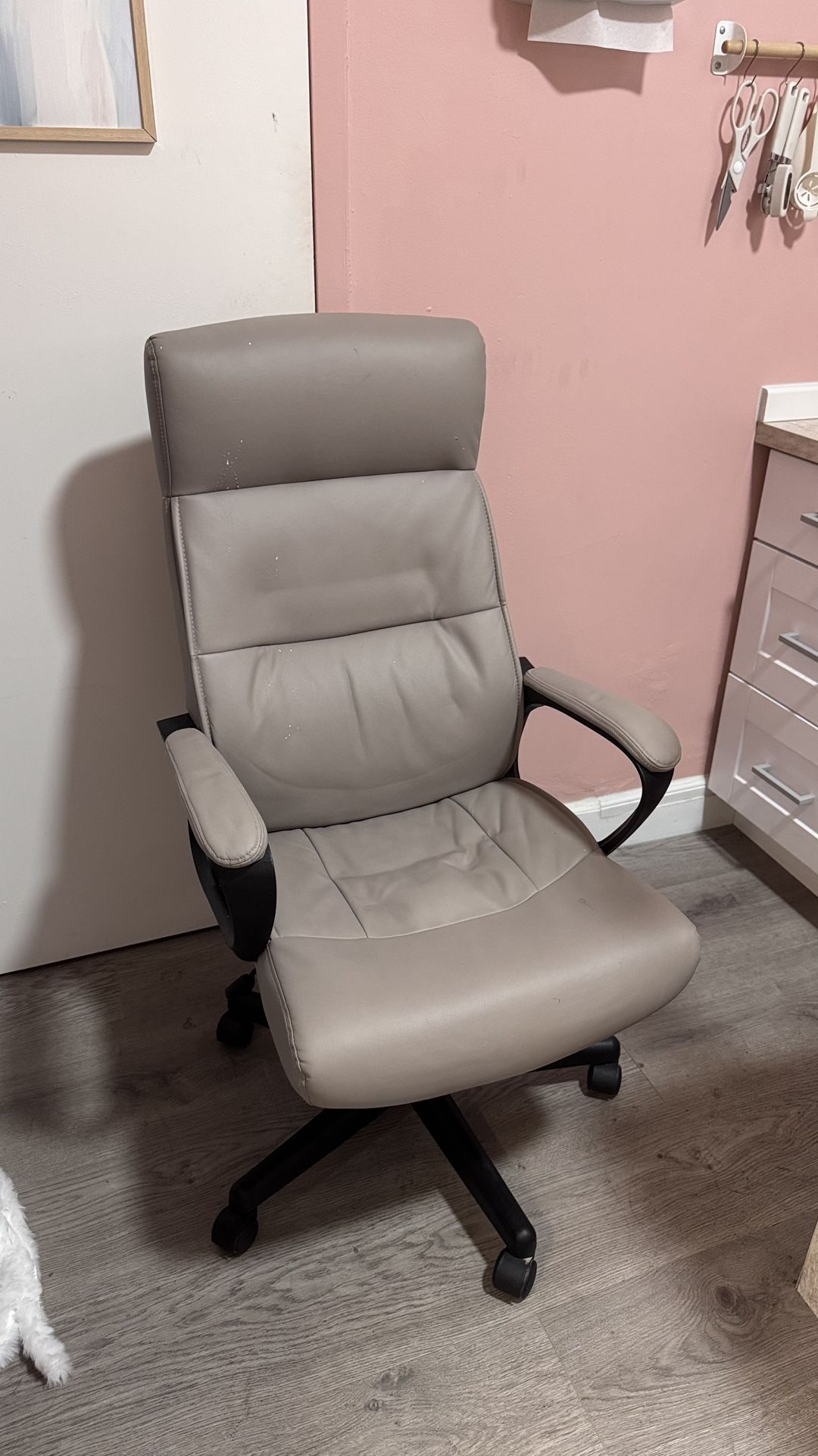 Staples® Rutherford Ergonomic Faux Leather Swivel Executive Chair, Gray