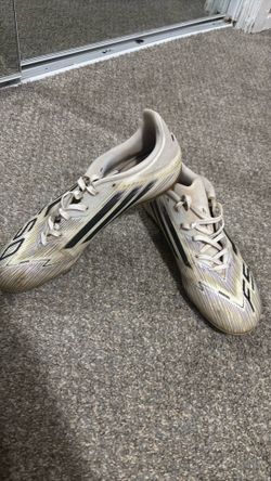 Adidas road to glory 9.5 men’s