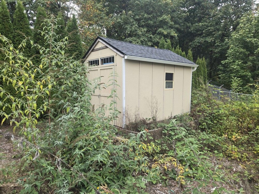 Trusses, Storage Shed, Intact Deck Sections