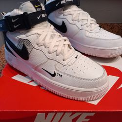 New In Box,Men's Nike Air Force 1's, Sz 9.5, Hightops, W Strap, Pup & Receipt Included